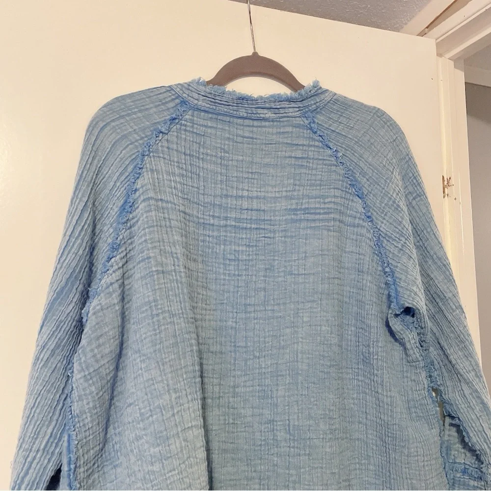 HerringStones Blue Raw Hem Button Down Blouse Size M - Picture 10 of 10